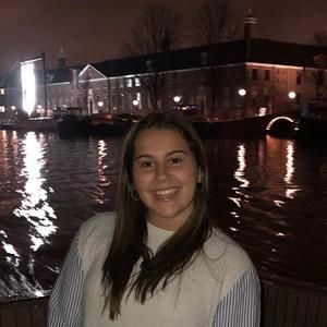 Meet your Posher, Daniella